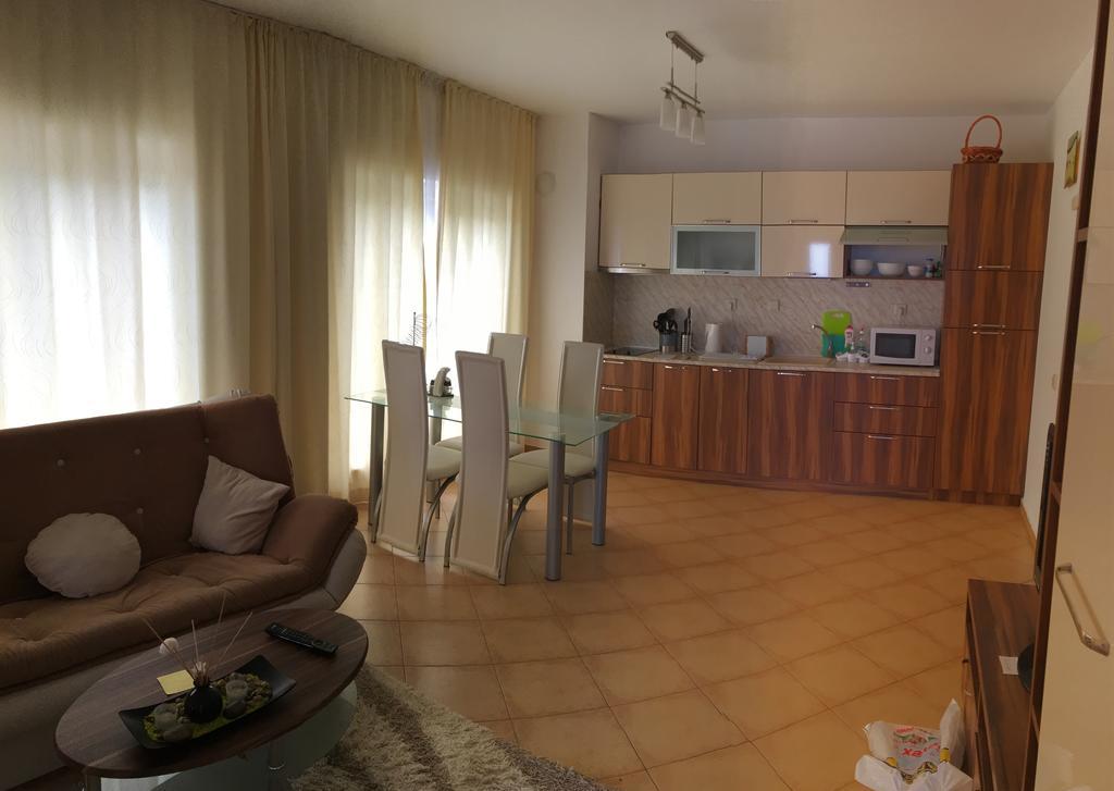 Apartments Bellevue ラヴダ エクステリア 写真