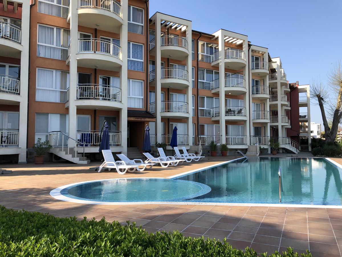 Apartments Bellevue ラヴダ エクステリア 写真